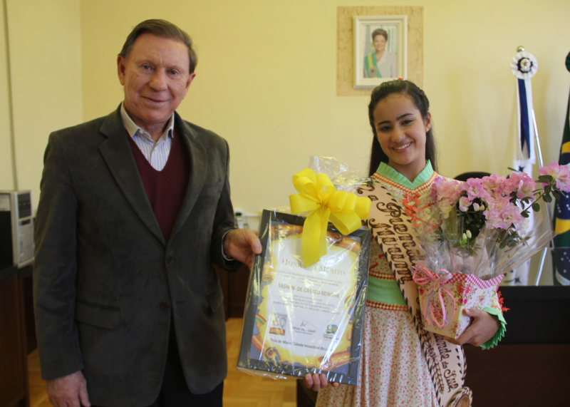 EXECUTIVO CONCEDE TÍTULO DE HONRA AO MÉRITO À PRENDA TRÊS-MAIENSE